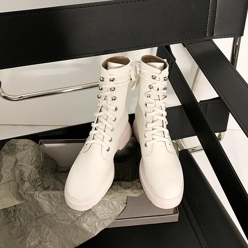 2020 m. rudens mados asmenybės dizaino nėrinių-up Martin batai mažai obcasie storio-soled plonas moterų batai