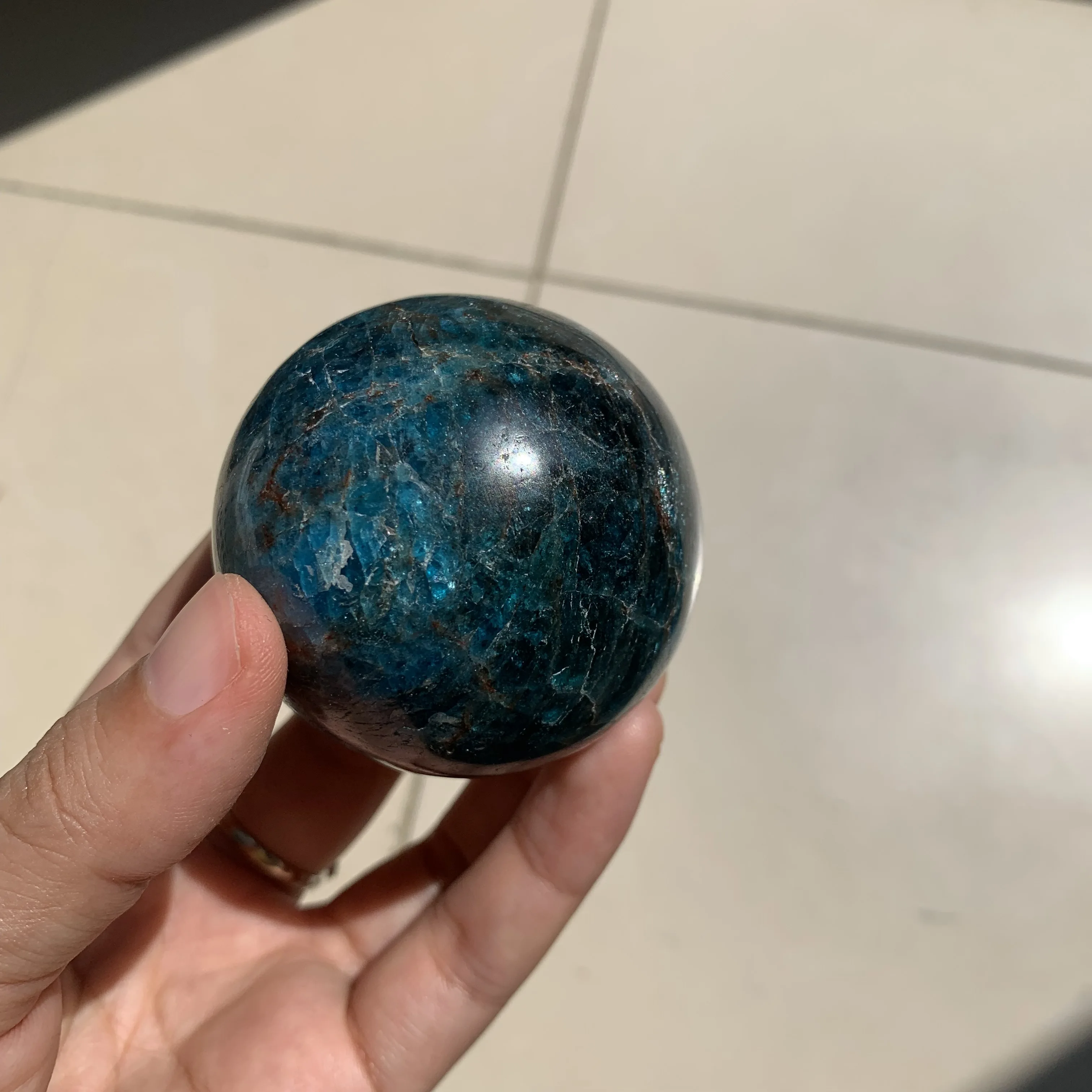 1pcs 40-70mm gražus gamtos mėlyna apatite akmens energijos kamuolys reiki healing kristalų, mineralų, brangakmenių srityje, namų apdaila