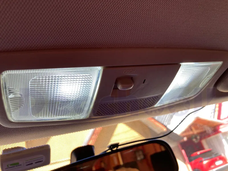 Balta šviesos diodu (LED Automobilio Lemputes 