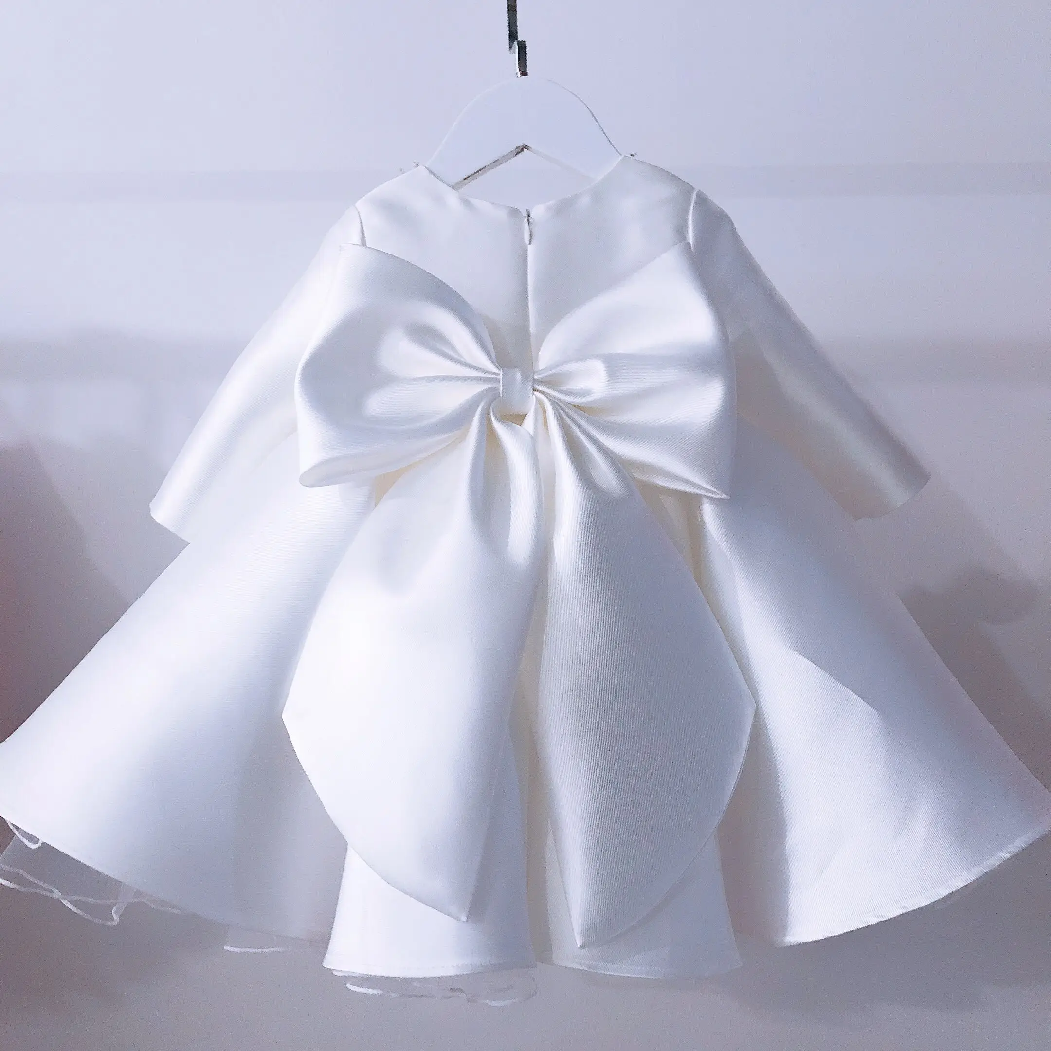 Baltos spalvos Nėrinių Baby Girl Krikšto Suknelė Inscenizacija Princesė Granulių Lankas, Vaikams, 1 vnt Gimtadienio, Vestuvių, Krikštynų Suknelė Kūdikių Šalies Frocks