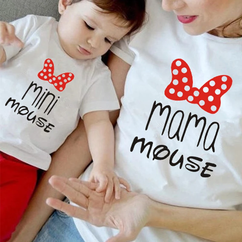 MAMA Ir Mini Šeimos T-shirt Vasaros trumpomis Rankovėmis Šeimos Atitikimo T Marškinėliai Mama Dukra Atitikimo Komplektus Tėvų ir vaikų Šeimos Viršūnės