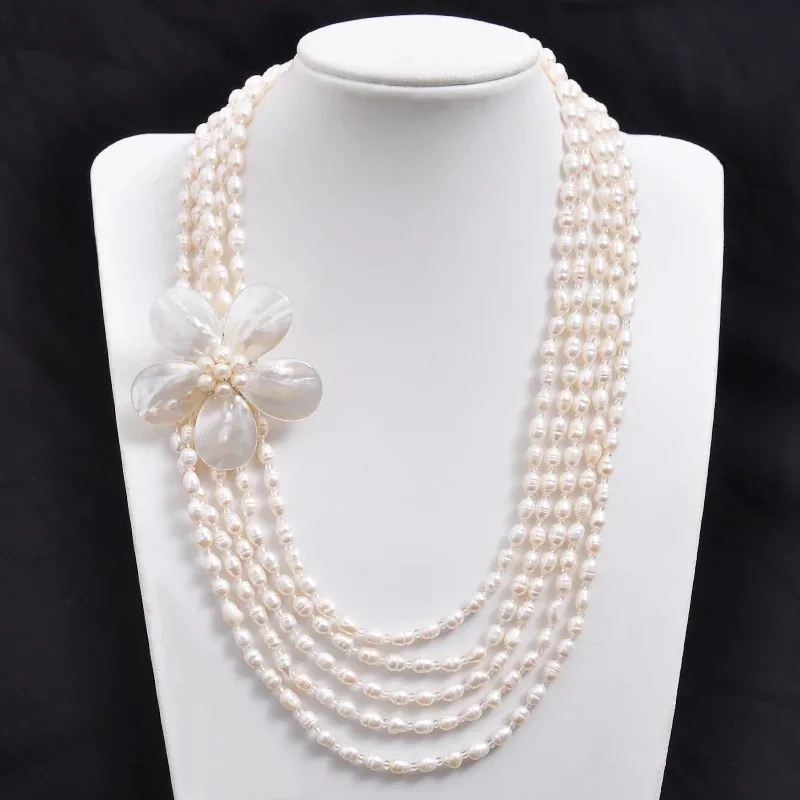 Multi Skiedrelių Sluoksnių Natūralių Gėlavandenių Perlų Ryžių Formos Karoliai White Sea Shell Gėlių Karoliai Moterims