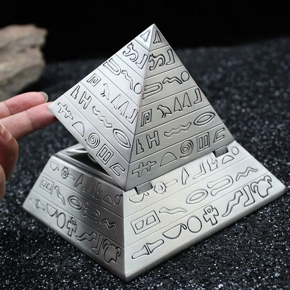 Sidabro kūrybinių mados apdailos klasikinių senovinių Egipto metalo raižyti piramidė su dangčiu peleninę namų dekoravimo, dovanų