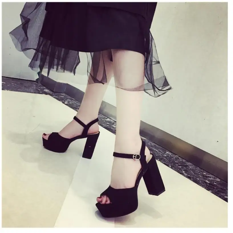 Vasaros 2020 naujas point moteriški aukštakulniai juodos spalvos kryžius-dirželis moterų sandalai seksualus stiletto moterų mados sandalai zapatos de mujer