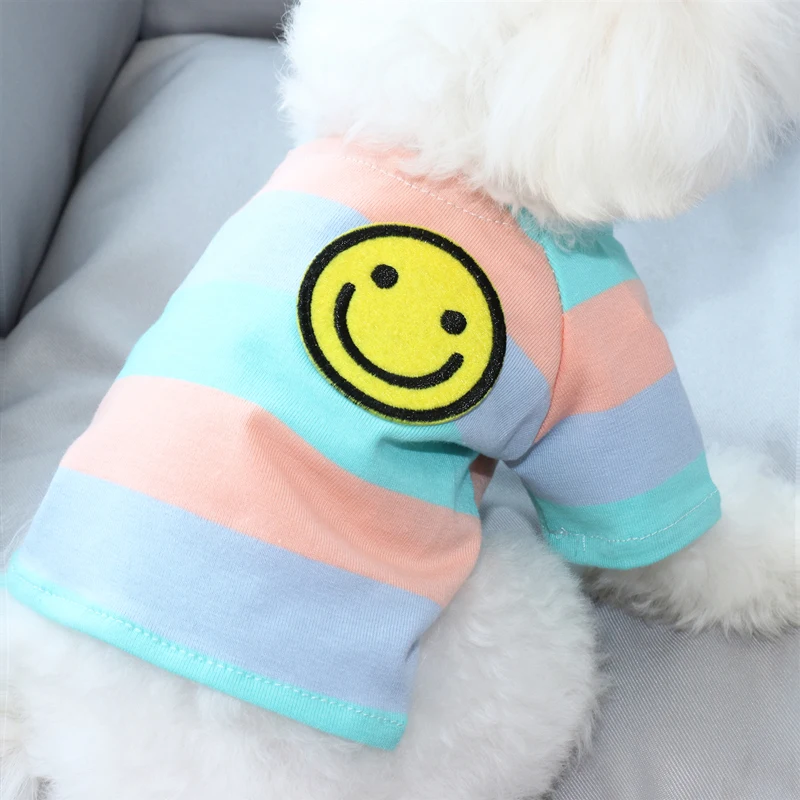 Vasarą naujas plonas skirsnio smiley veido, dryžuotas pet trumpi marškinėliai Meškiukas Xiong Bomei veislės kalytę VIP katė mažų šunų drabužius