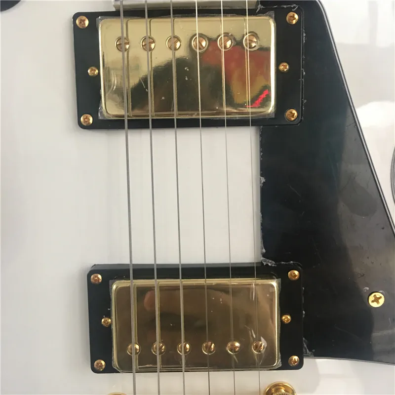 Custom shop raudonmedžio fingerboard. Elektrinė gitara aukso aparatūros, baltos spalvos, realios nuotraukos fotografavimas, nemokamas pristatymas