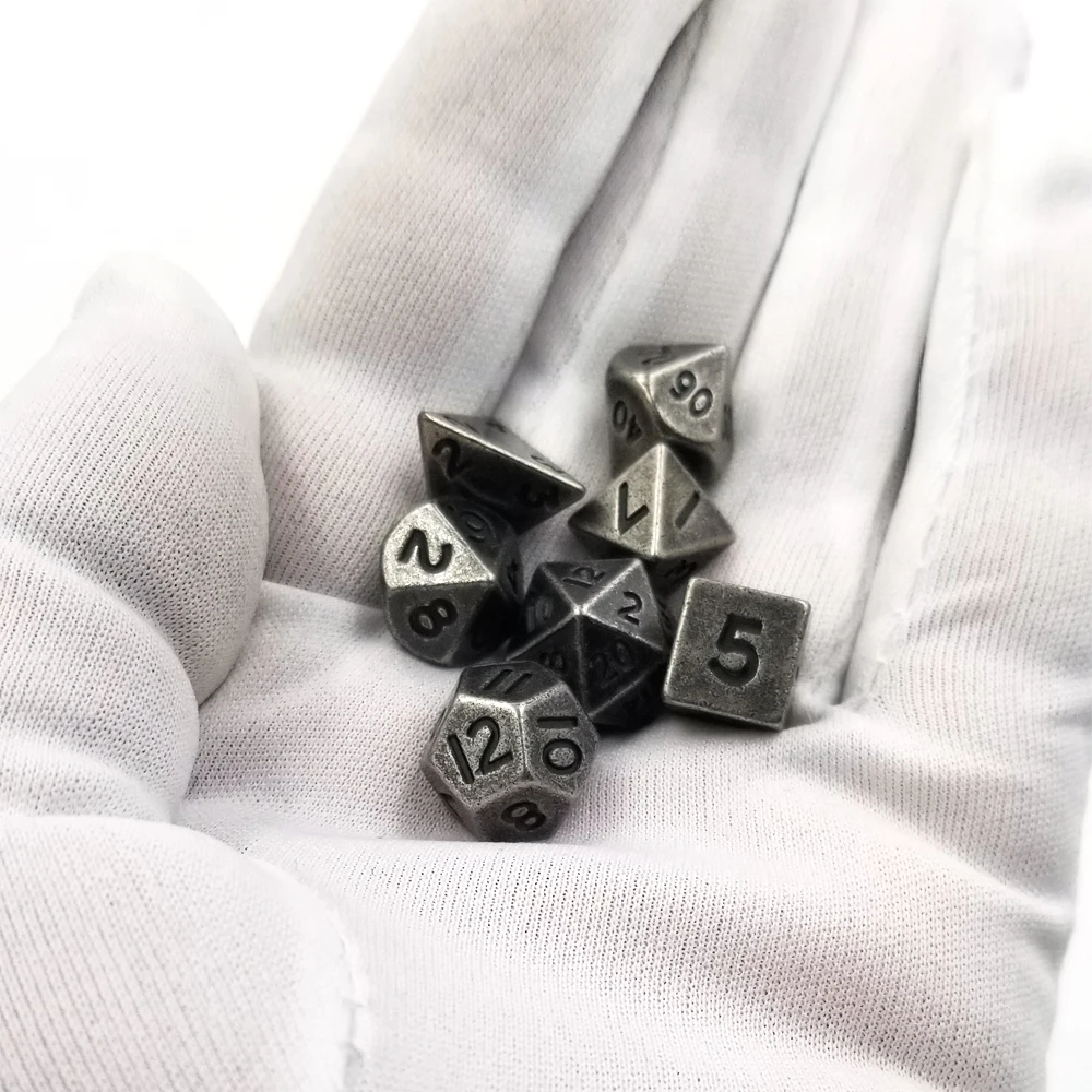 Metalo DND Kauliukai Nustatyti 7pcs/set Mini RPG Žaidimas Kauliukai Įvairių Nikelio Mažų Skaitmeninių Polyhedron Kauliukai