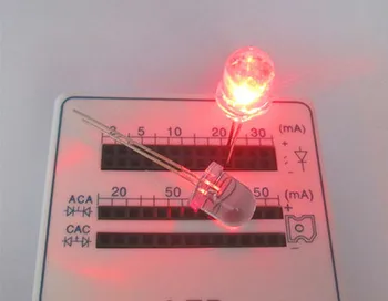 500pcs/daug 8mm Raudonas Šiaudų Skrybėlę Šviesos diodų (LED Diodų Itin Ryškios Lempos Granulių Plug-in 