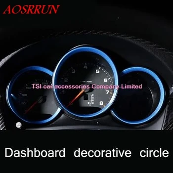 Automobilio prietaisų skydelyje dekoratyvinės šviesos juostelės trijų rūšių spalvos 